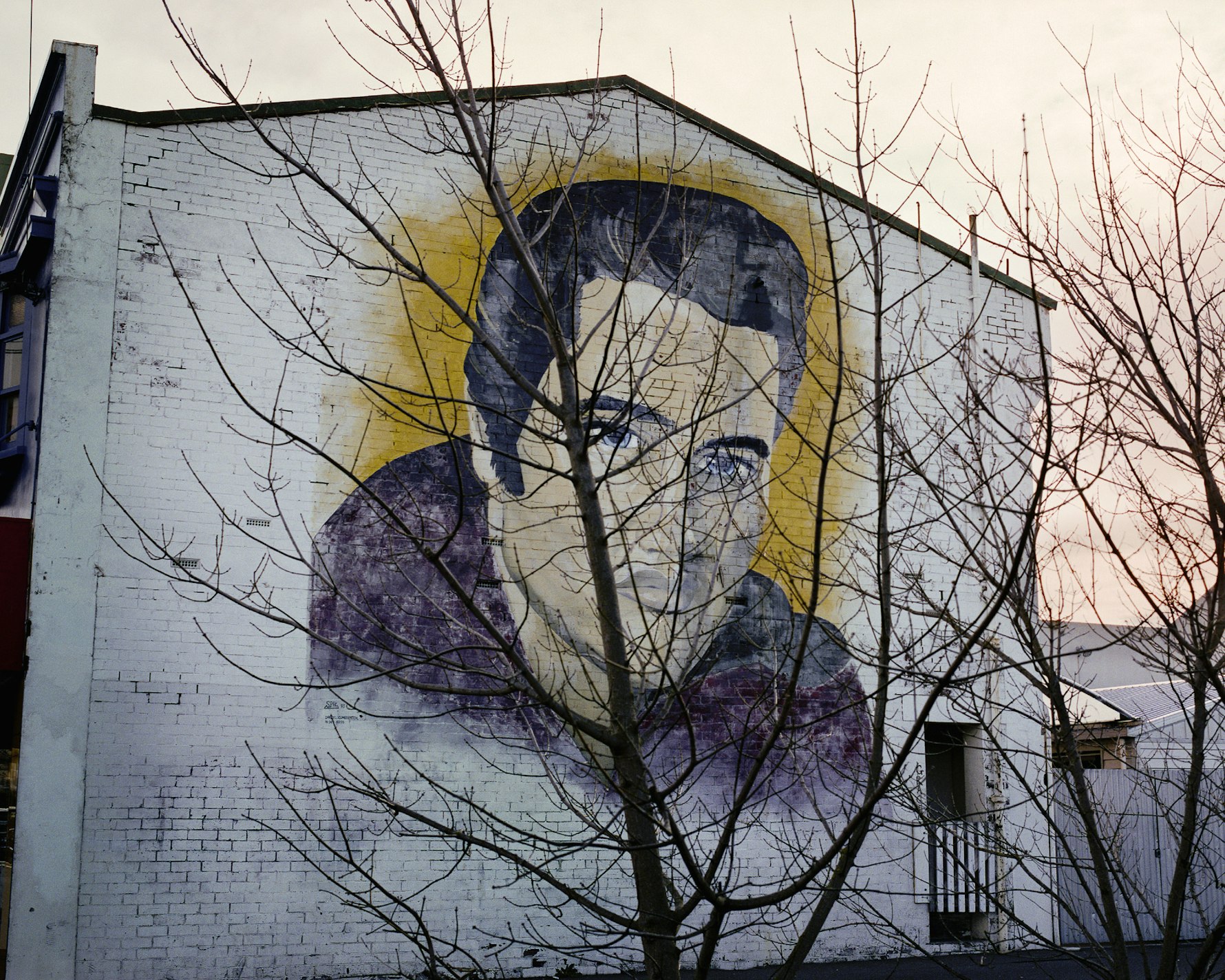 Donʼt See You Round Much Anymore - Danny Bare