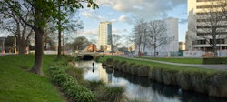 Facing North from the West bank of the Ōtākaro, Avon River, Cambridge Terrace.